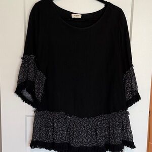 Umgee Black and White Ruffle Blouse